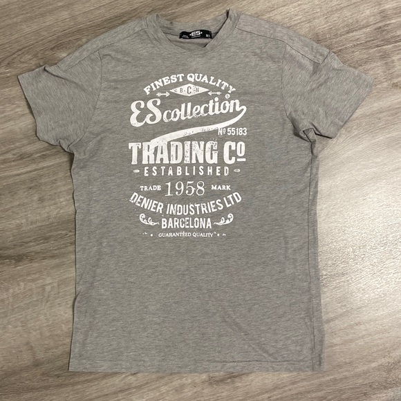 ES Collection V Neck T-shirt  Size M 30/32 - Picture 2 of 4